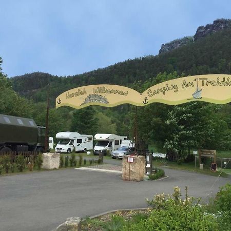 Campingplatz Am Treidlerweg Кенігштайн-ан-дер-Ельбе Екстер'єр фото