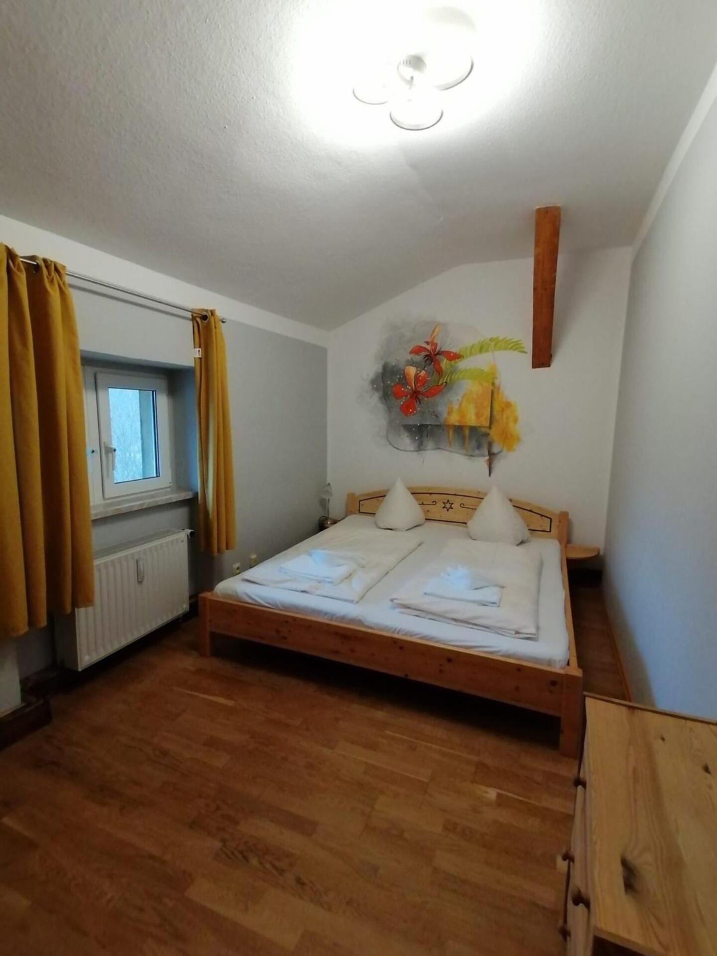 Campingplatz Am Treidlerweg Кенігштайн-ан-дер-Ельбе Екстер'єр фото
